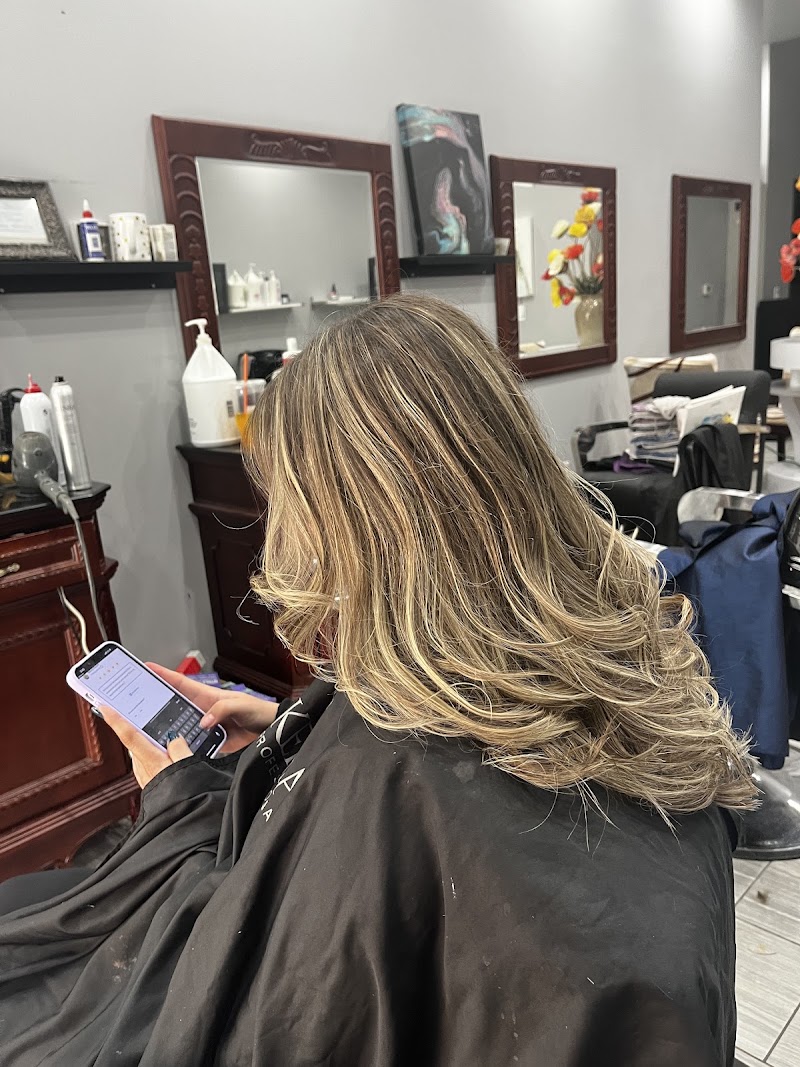 Sunny Sayarath Hair Stylist, hair salon in Maricopa, AZ, photo 2 of 10